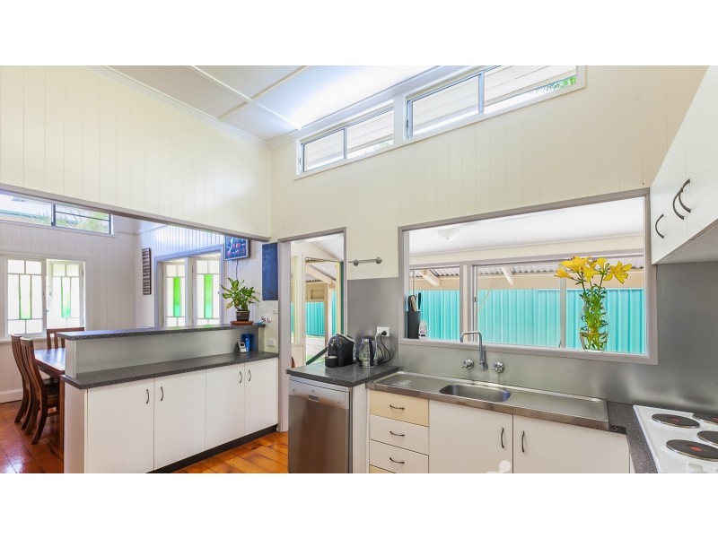 26 Cousins Street, The Range QLD 4700