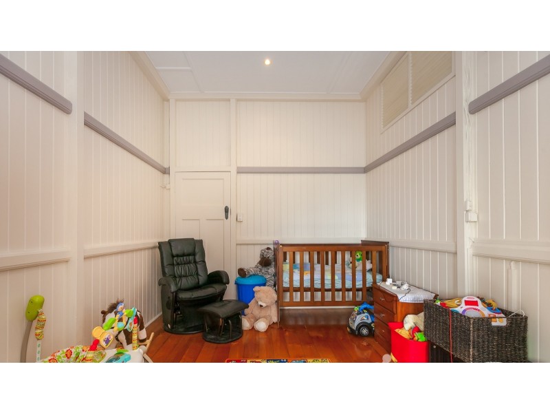 26 Cousins Street, The Range QLD 4700