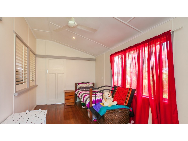 26 Cousins Street, The Range QLD 4700