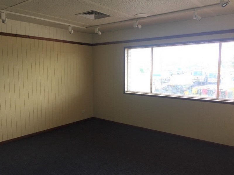 14 Robison Street, Park Avenue QLD 4701