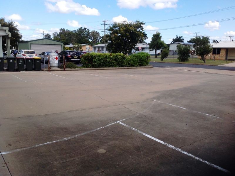 Shop 2/295 Richardson Road, Park Avenue QLD 4701