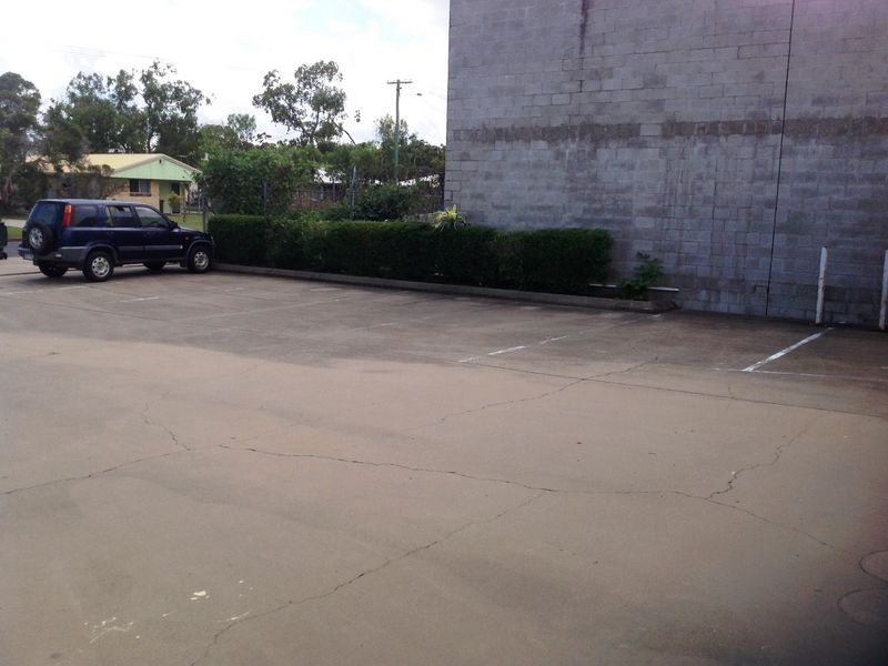 Shop 2/295 Richardson Road, Park Avenue QLD 4701