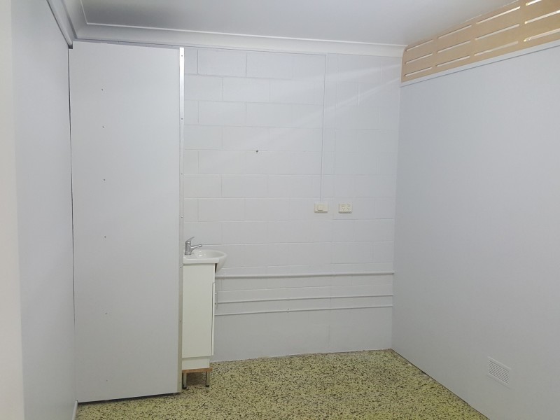 Shop 2/295 Richardson Road, Park Avenue QLD 4701