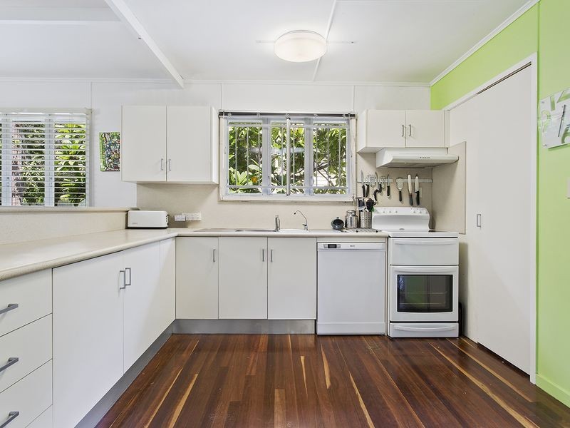 2 Bauhinia Terrace, The Range QLD 4700