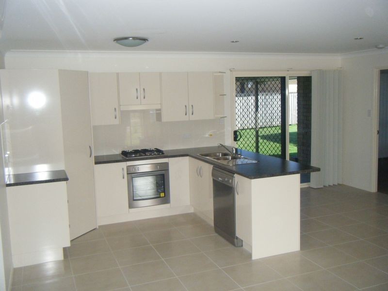 16 Kate Street, Gracemere QLD 4702