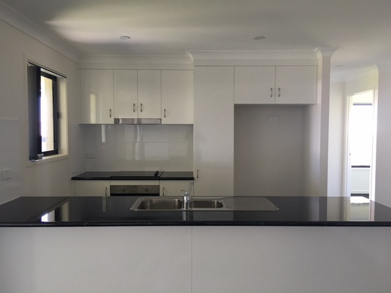 4 Bronco Crescent, Gracemere QLD 4702