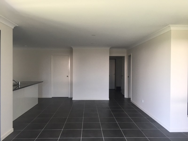 4 Bronco Crescent, Gracemere QLD 4702