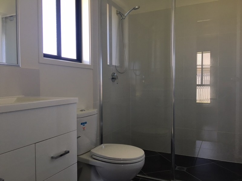 4 Bronco Crescent, Gracemere QLD 4702
