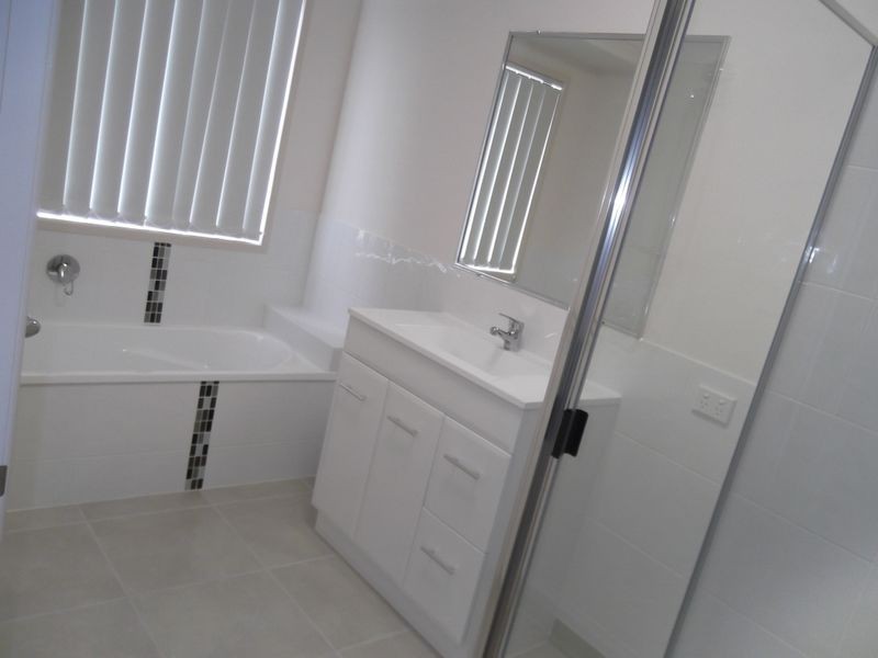 11 Justin Street, Gracemere QLD 4702