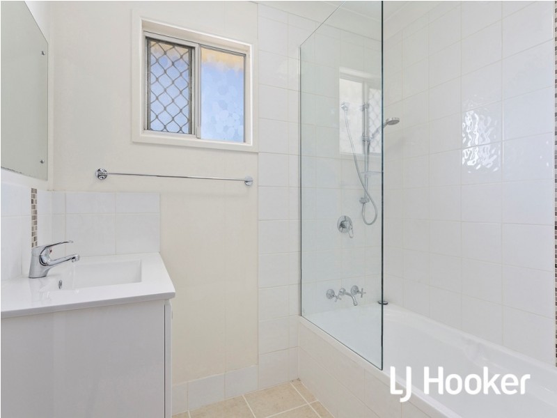 24 Locke Street, Kawana QLD 4701