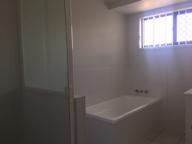 22 William Close, Gracemere QLD 4702