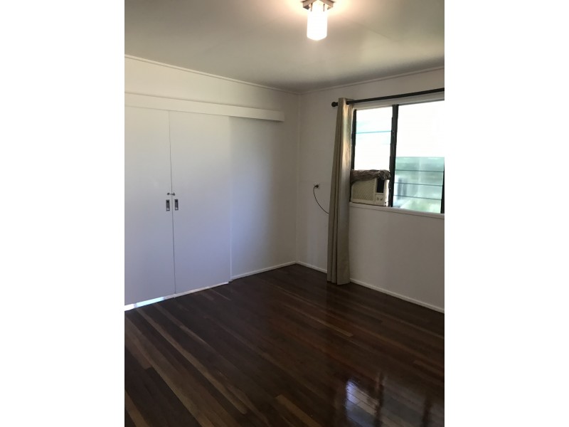22 Dowling Street, Park Avenue QLD 4701