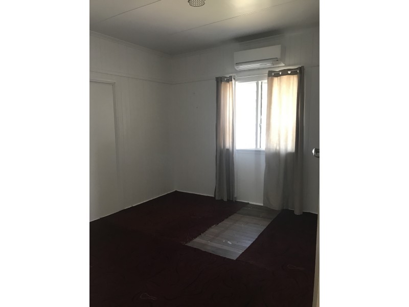 22 Dowling Street, Park Avenue QLD 4701