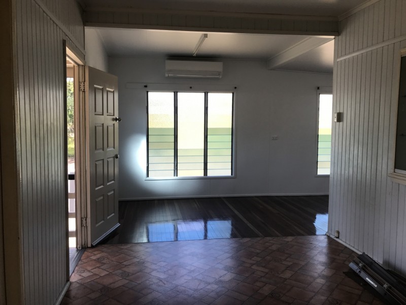 22 Dowling Street, Park Avenue QLD 4701