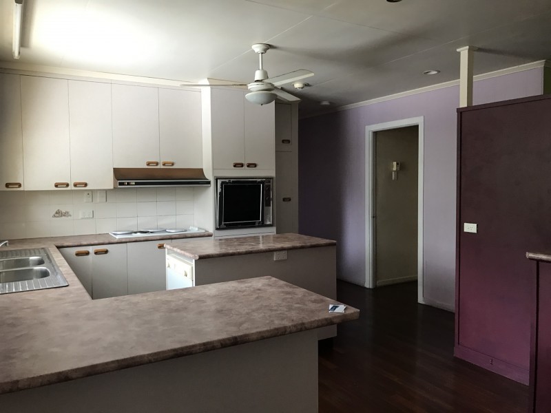 21 Snelling Street, Park Avenue QLD 4701