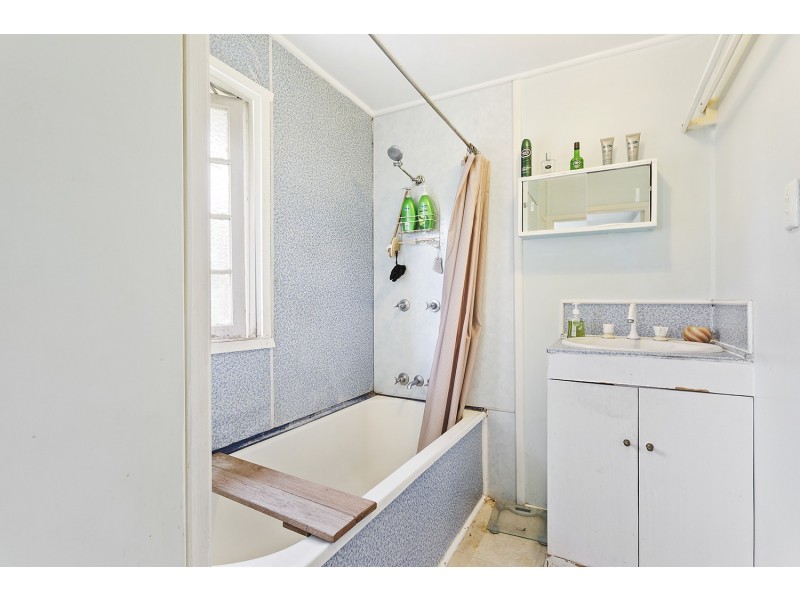 19 Thomasson Street, Park Avenue QLD 4701