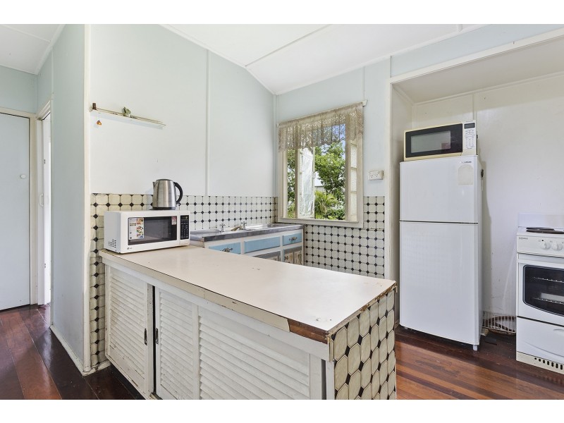 19 Thomasson Street, Park Avenue QLD 4701