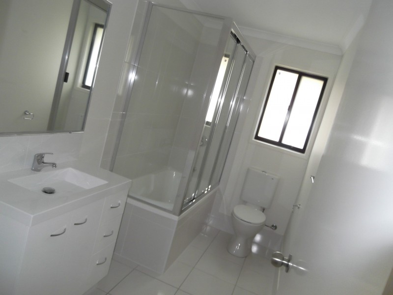 18 Amy Street, Gracemere QLD 4702