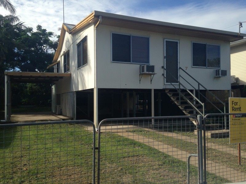 7 Burnett Street, Berserker QLD 4701