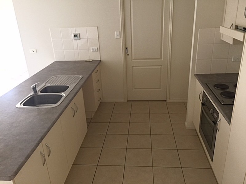 10 William Close, Gracemere QLD 4702