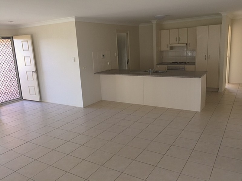 10 William Close, Gracemere QLD 4702