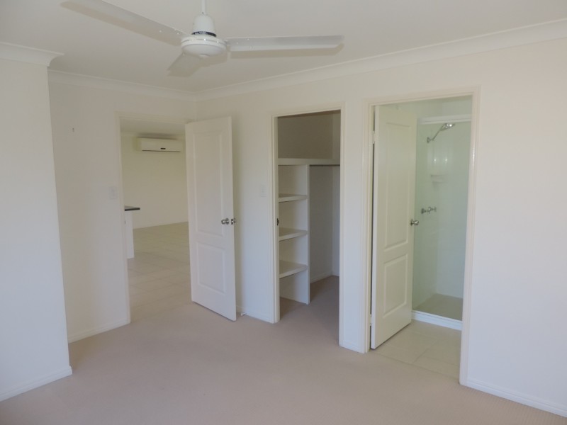 42 Riley Drive, Gracemere QLD 4702