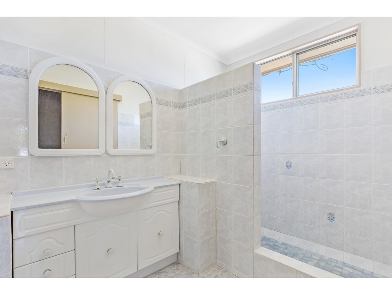 102 Rice Street, Park Avenue QLD 4701