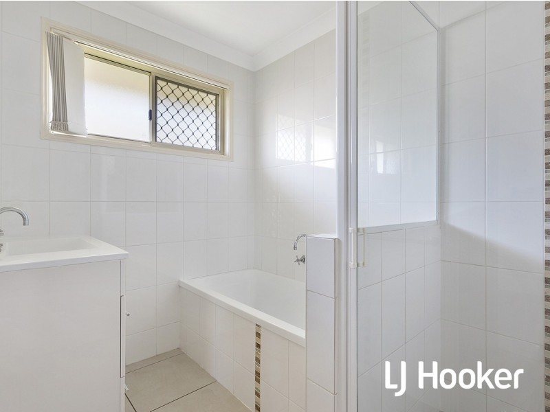 32 Lucas Street, Gracemere QLD 4702