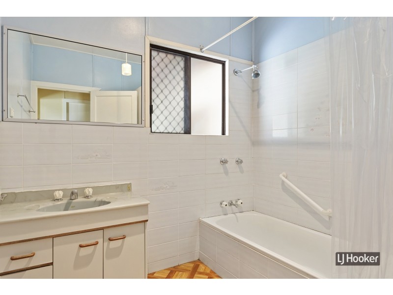 928 Yaamba Road, Parkhurst QLD 4702