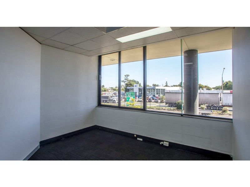 1 Aquatic Place, Berserker QLD 4701