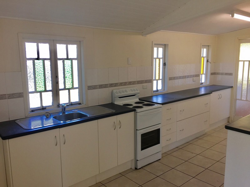 17 Card Street, Berserker QLD 4701