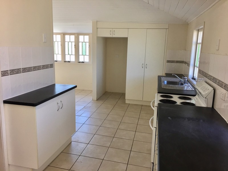 17 Card Street, Berserker QLD 4701