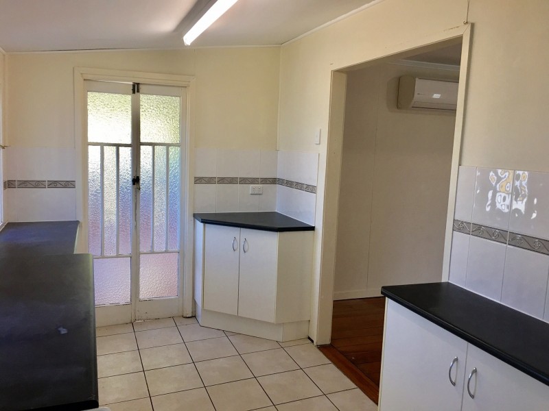 17 Card Street, Berserker QLD 4701