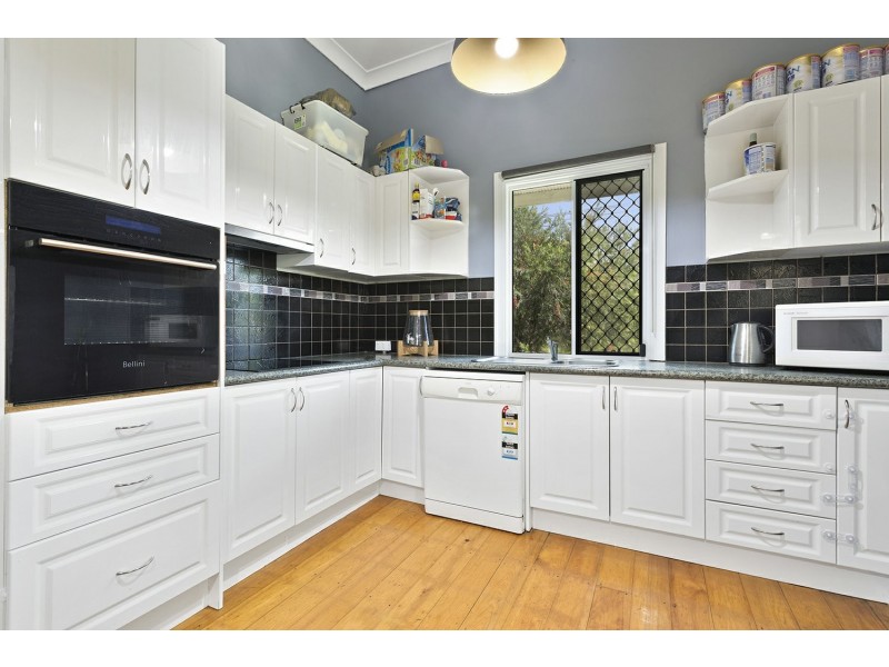 194 Berserker Street, Berserker QLD 4701