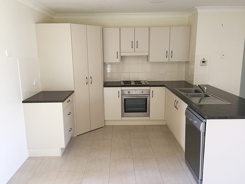 8 Audrey Drive, Gracemere QLD 4702