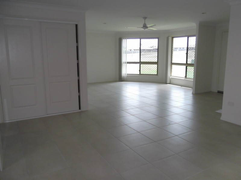 12 Violet Drive, Gracemere QLD 4702