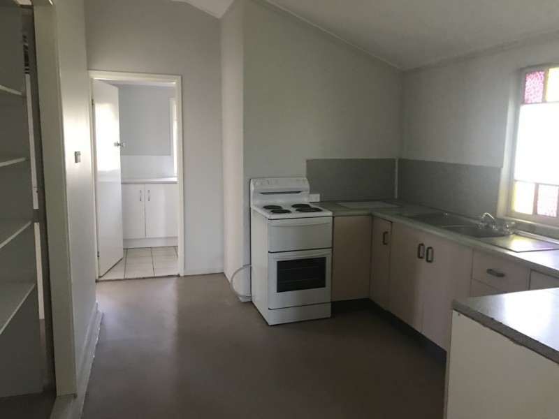 12 Charles Street, Berserker QLD 4701