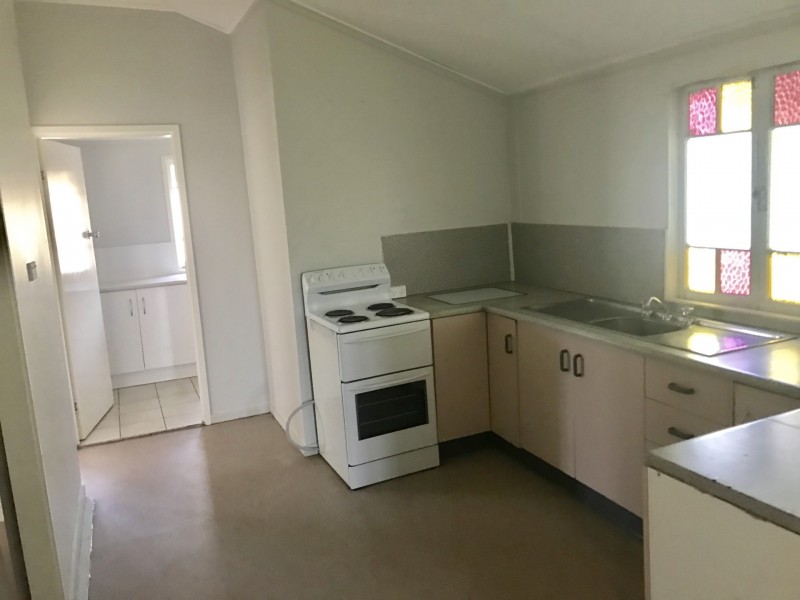 12 Charles Street, Berserker QLD 4701