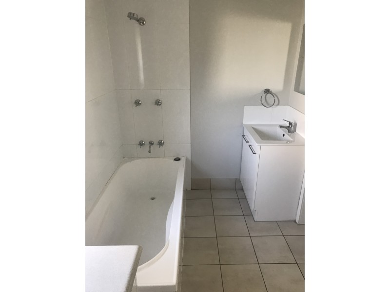 12 Charles Street, Berserker QLD 4701