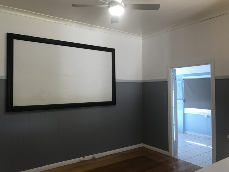 194 Berserker Street, Berserker QLD 4701