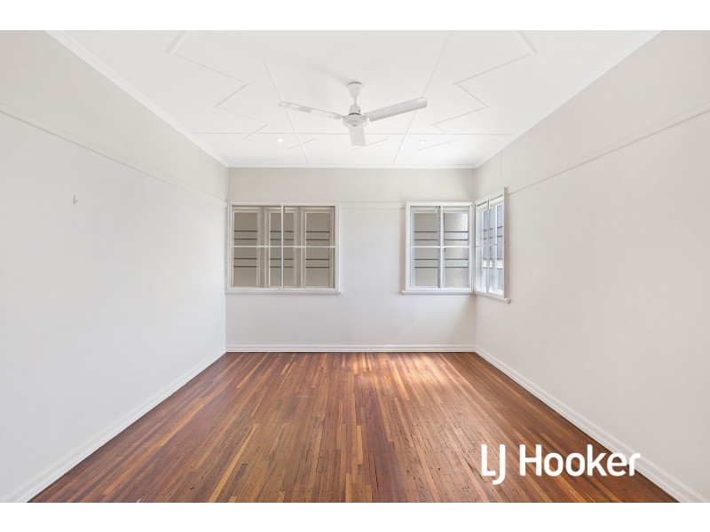 42 Lucas Street, Berserker QLD 4701