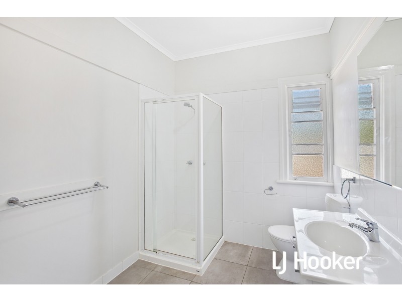 42 Lucas Street, Berserker QLD 4701