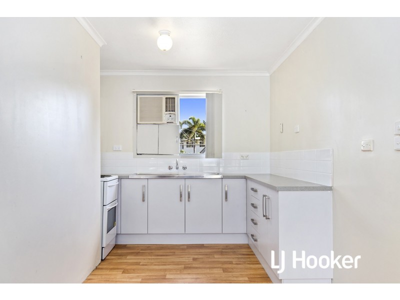 Unit 2/81 Kershaw Street, Park Avenue QLD 4701