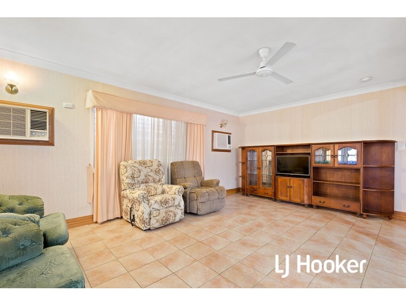 39 Booker Street, Park Avenue QLD 4701