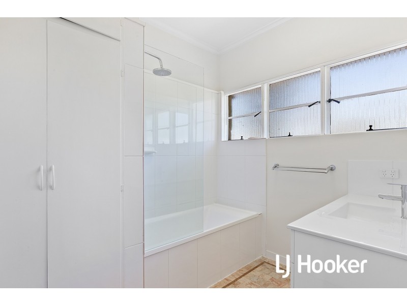 67 Brecknell Street, The Range QLD 4700