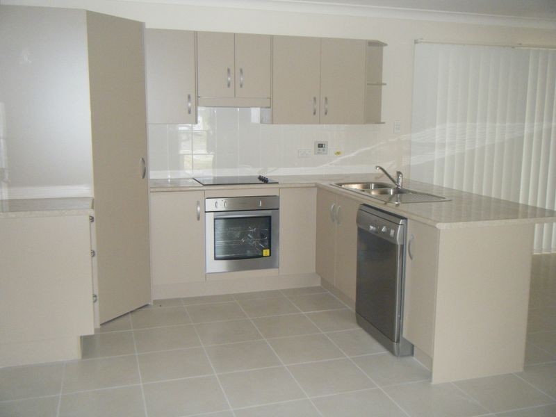26 Lucas Street, Gracemere QLD 4702