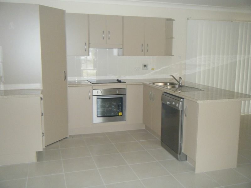 26 Lucas Street, Gracemere QLD 4702