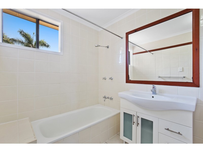 Unit 1 & 2/111 Rodboro Street, Berserker QLD 4701