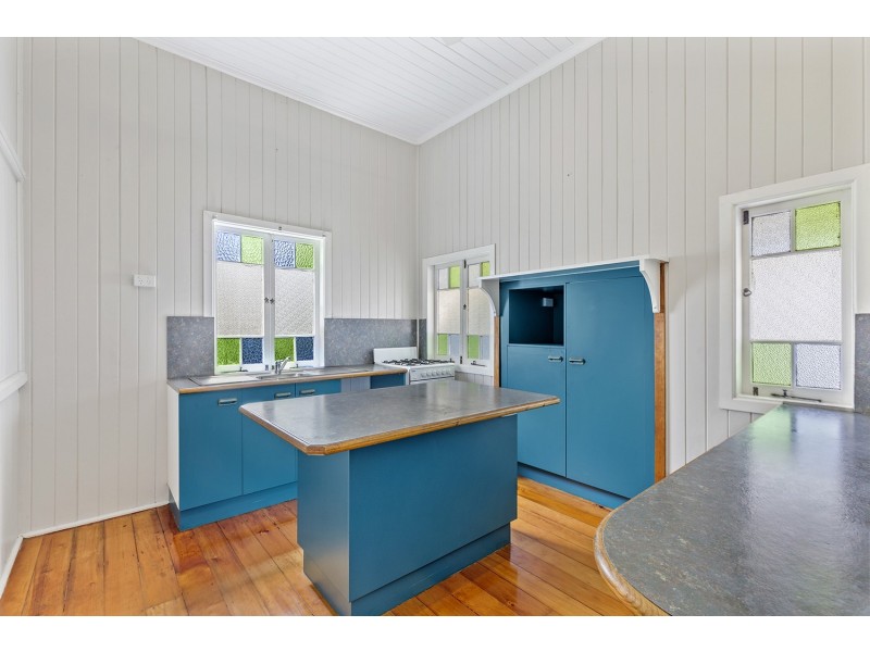 10 Lloyd Street, Park Avenue QLD 4701