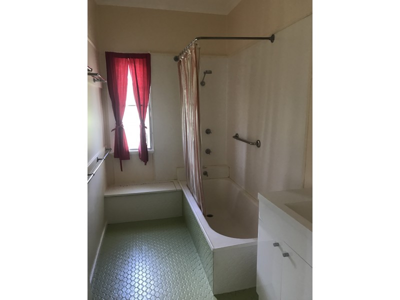 406 Stenhouse Street, Koongal QLD 4701
